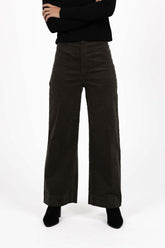 Fleetwood Cord Pant in Khaki - front close-up, Humidity