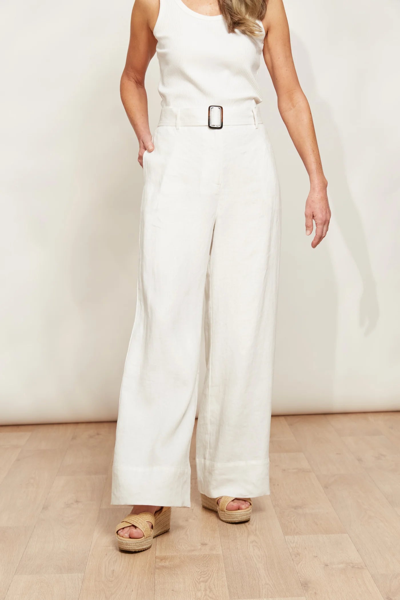 High-Waisted Linen Pants - White