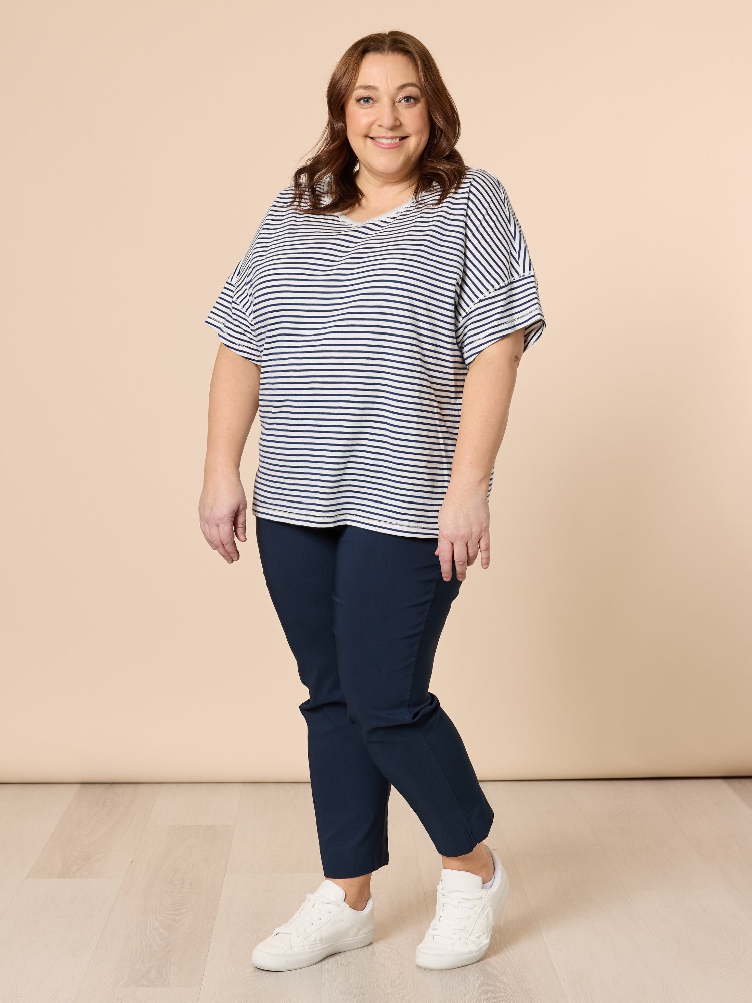Zara Stretch Pant - Navy styled