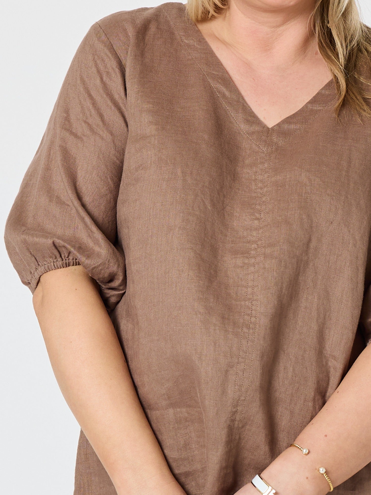 Anna Linen Top - Mocha detail