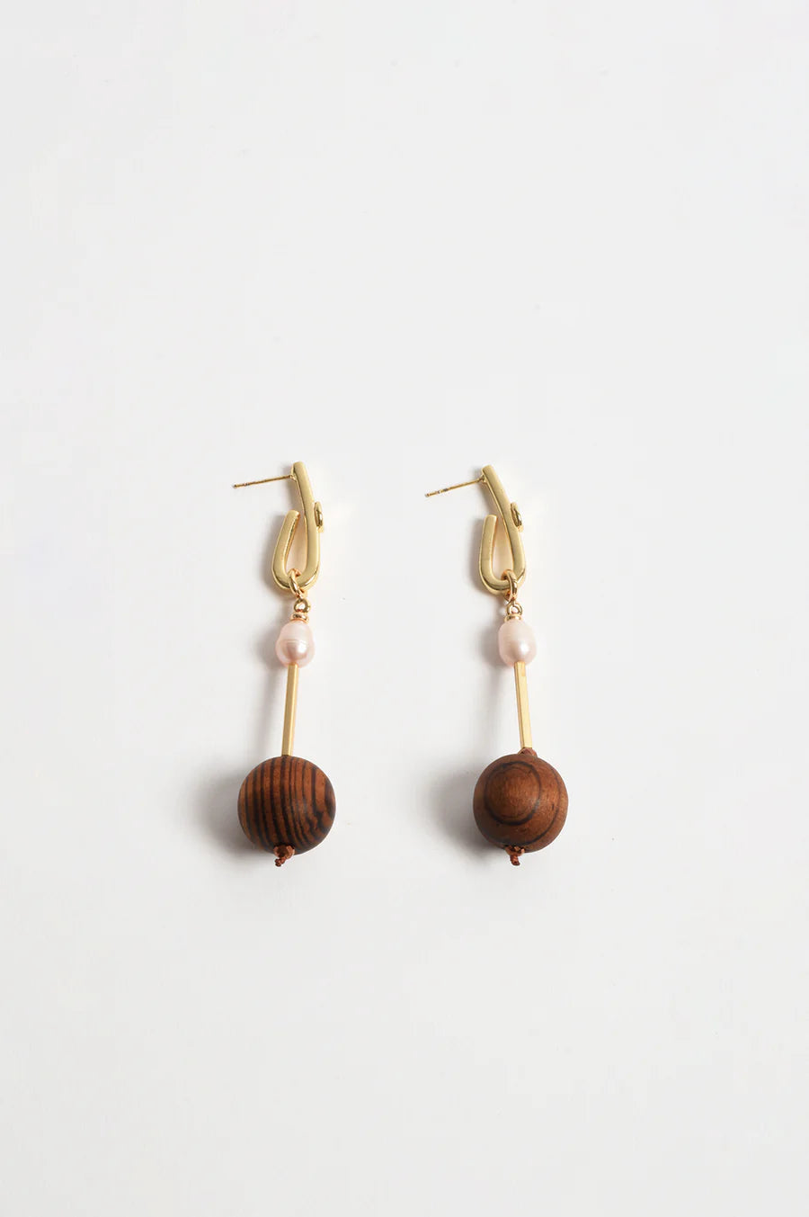 Timber Drop Freshwater Pearl Earrings – Choc/Cream