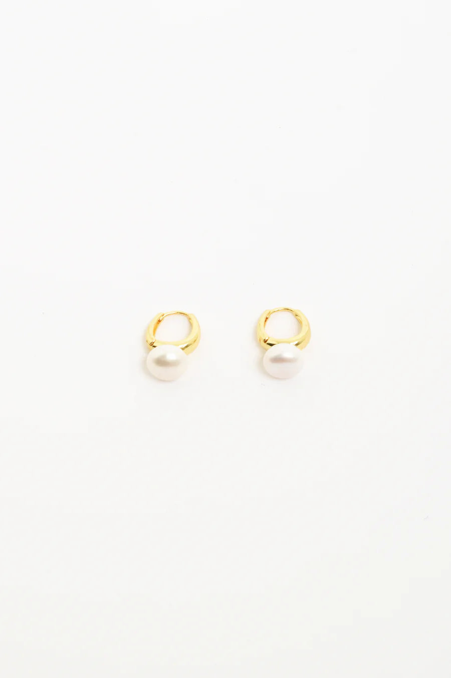 Freshwater Pearl Mini Hoops – Cream/Gold
