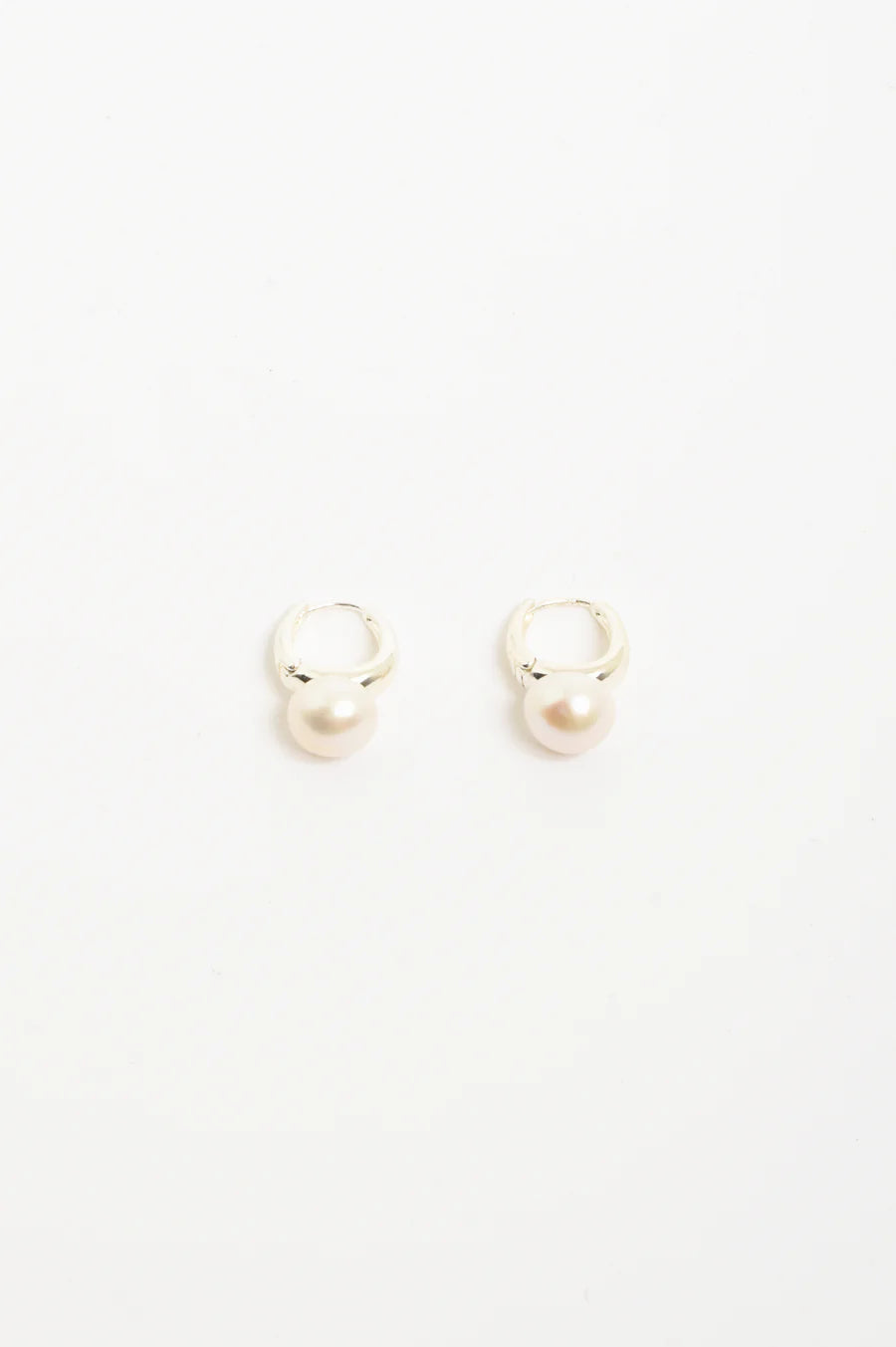 Freshwater Pearl Mini Hoops – Cream/Silver