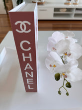 Load image into Gallery viewer, Book Box Chanel No 5 Flower
