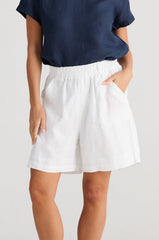 Holiday Captain Short in white linen, mid-thigh with elastic waistband