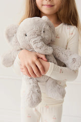 Snuggle Bunnies – Olive the Elephant