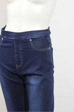 Load image into Gallery viewer, Pull On Jeans 7/8 Navy