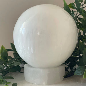 Sphere Selenite Lamp