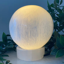 Load image into Gallery viewer, Sphere Selenite Lamp