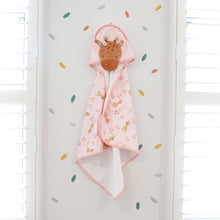 Load image into Gallery viewer, Baby Giraffe Hooded Towel