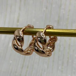 Hinged Swirl Pattern Hoop Earrings – Rose Gold