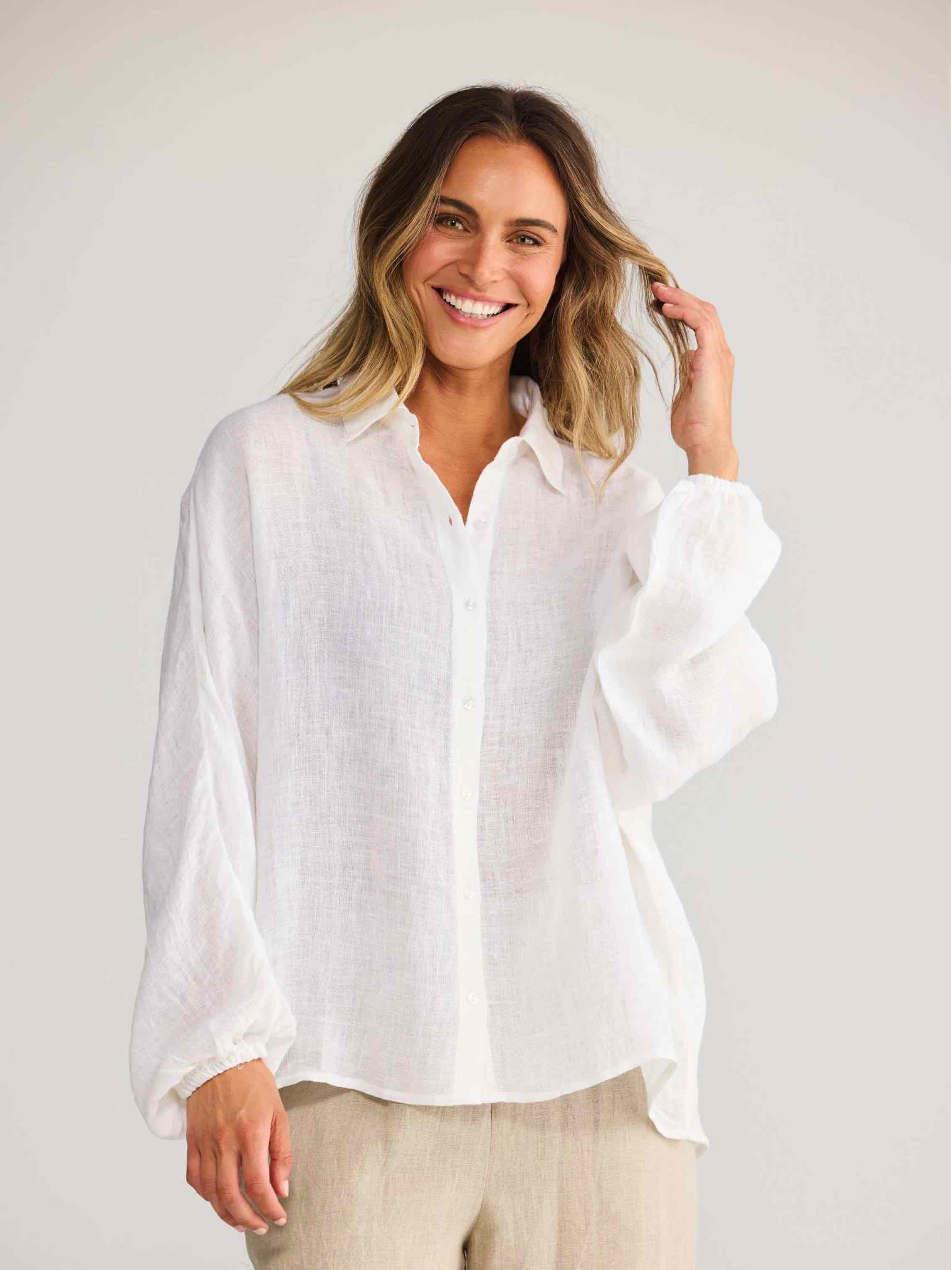 Holiday Cliffside Shirt in white linen, oversized fit