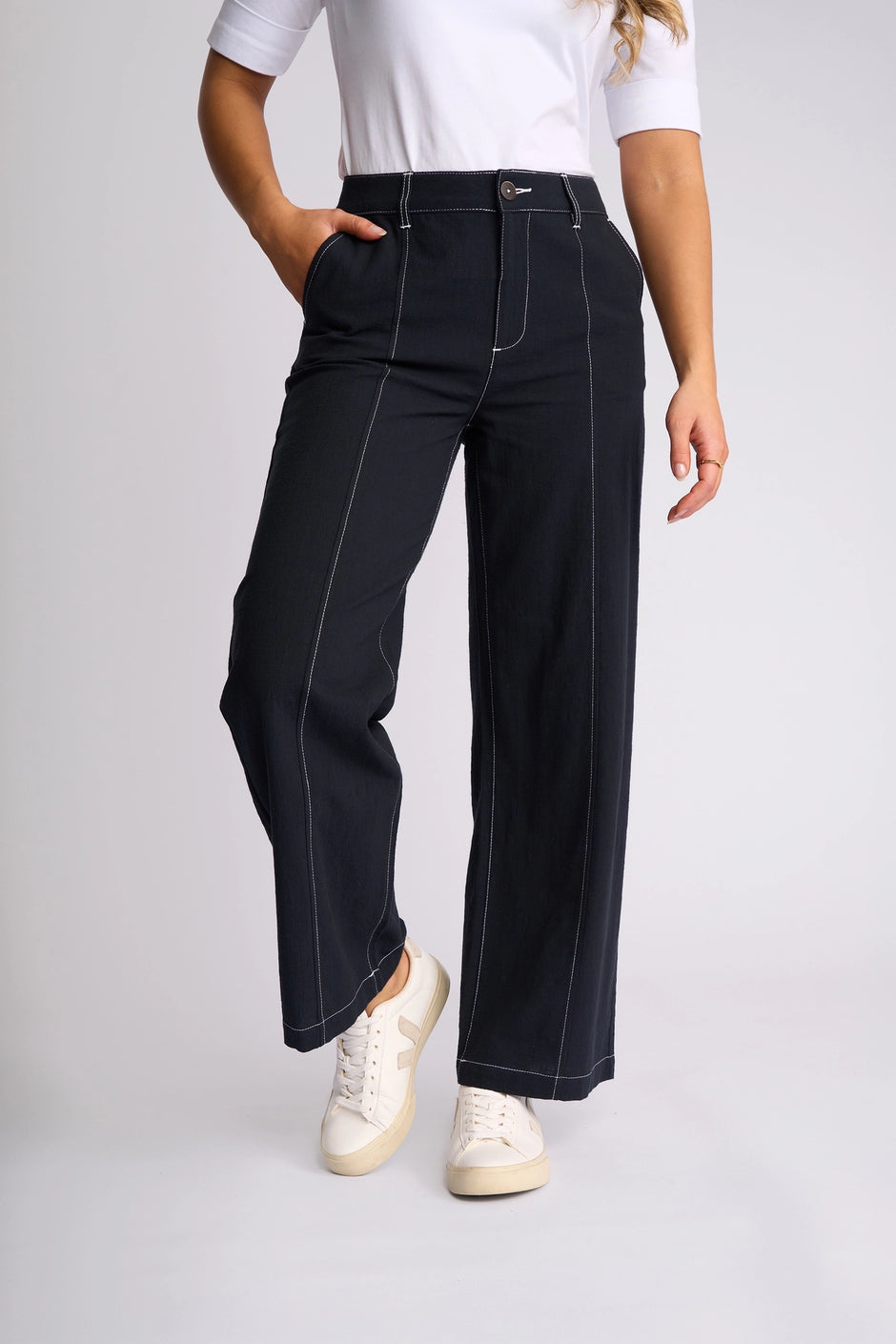 Vassalli Oslo Pant in Ink detail view
