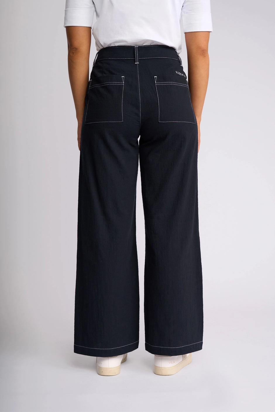 Vassalli Oslo Pant in Ink side view