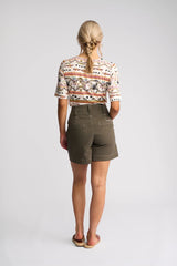 Vassalli Lucy Short in Olive detail view