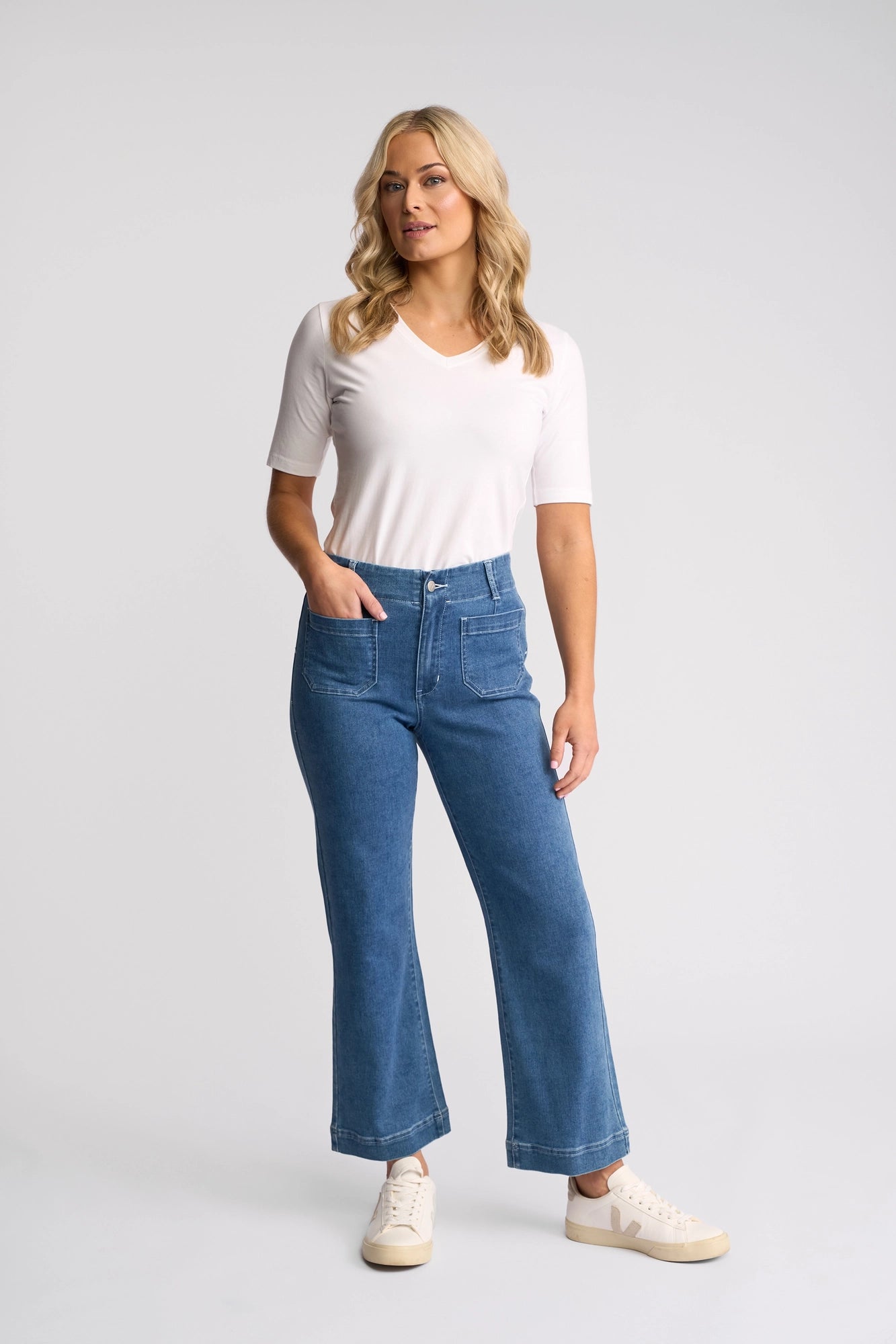 Vassalli Daily Jean in Blue Hue Denim styled shot