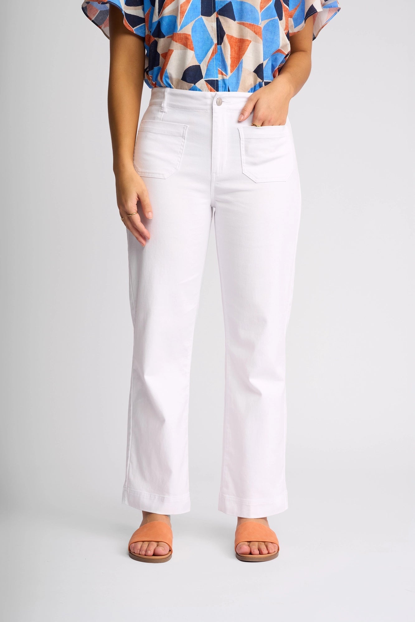 Vassalli Daily Jean in White Denim side view