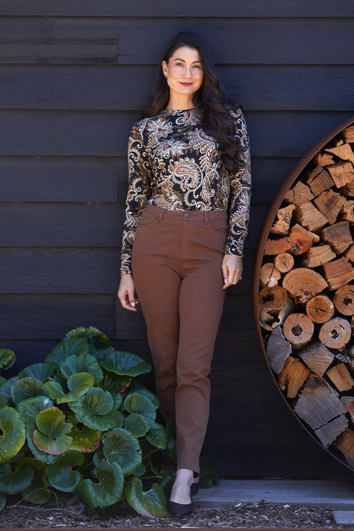 Jump Luxury Pocket Trim Jean in Chestnut - model front view